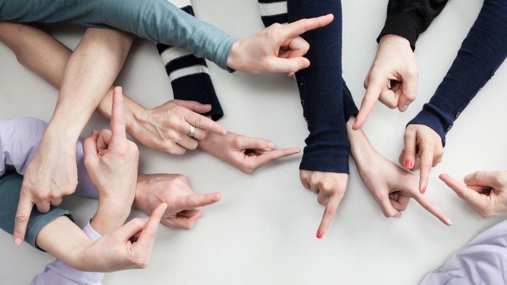 Colloquium Fundamentale: „Mit erhobenem Zeigefinger? Wenn Moral den Diskurs bestimmt“