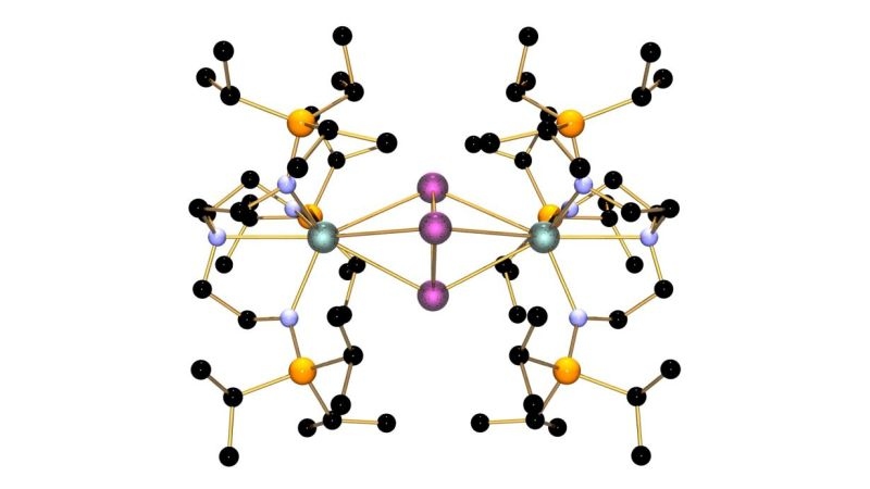 Bismutatome geschickt gruppiert: Schwerster aromatischer Metallatom-Dreiring hergestellt