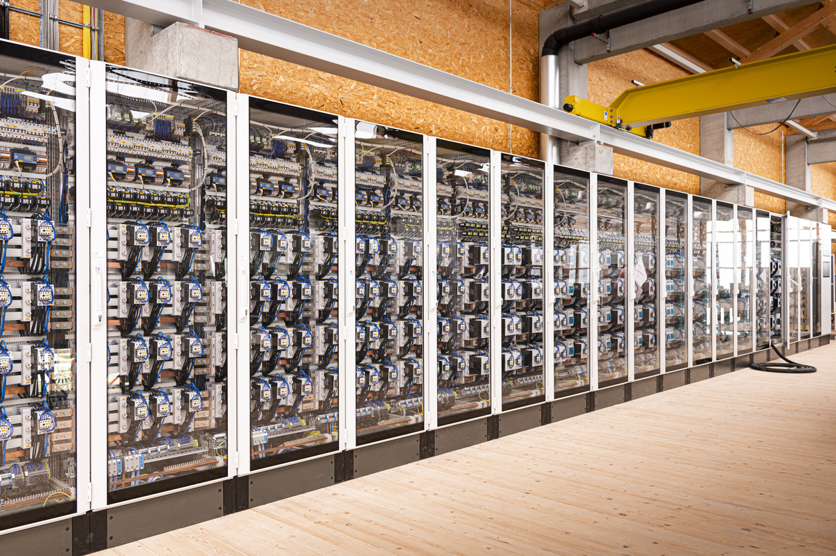 Die Sammelschienenmatrix verschaltet alle Anlagen im SESCL miteinander, um verschiedenste Experimente schnell umzusetzen.