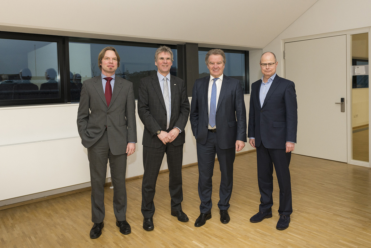 Umweltminister Franz Untersteller, Präsident Holger Hanselka (Foto: Laila Tkotz, KIT)