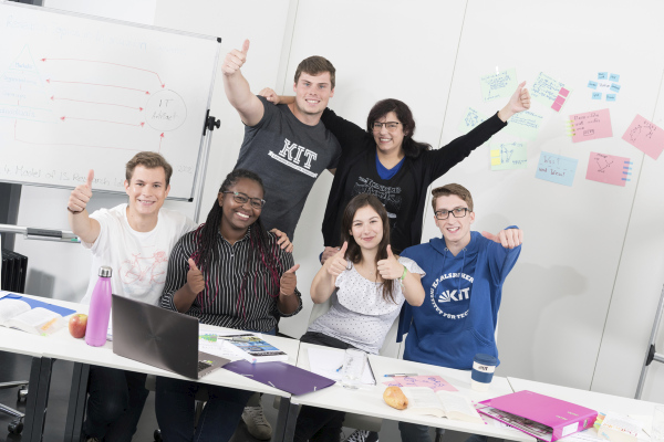 Studierende Wirtschaftsinformatik