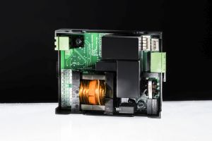 Weniger Wartungsaufwand bei Elektroger&auml;ten bringt das am KIT entwickelte Netzteil. 