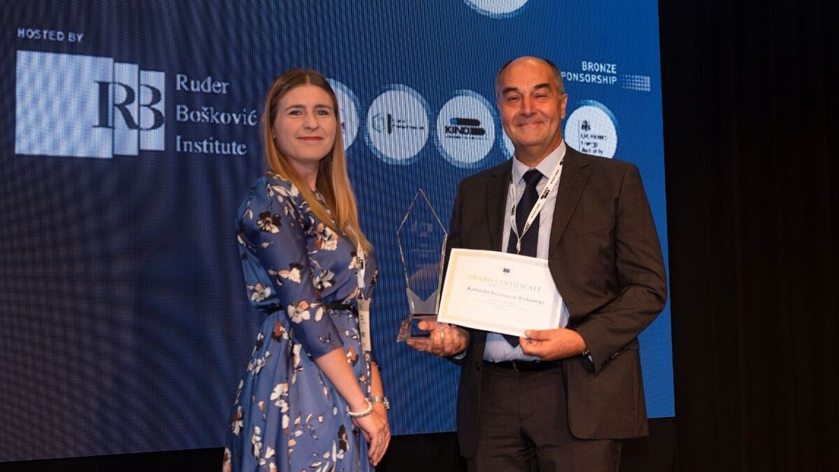 Beschreibung siehe Bildunterschrift