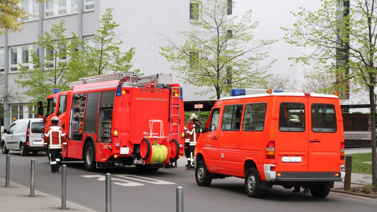 Feuerwehrautos auf dem Campus des KIT