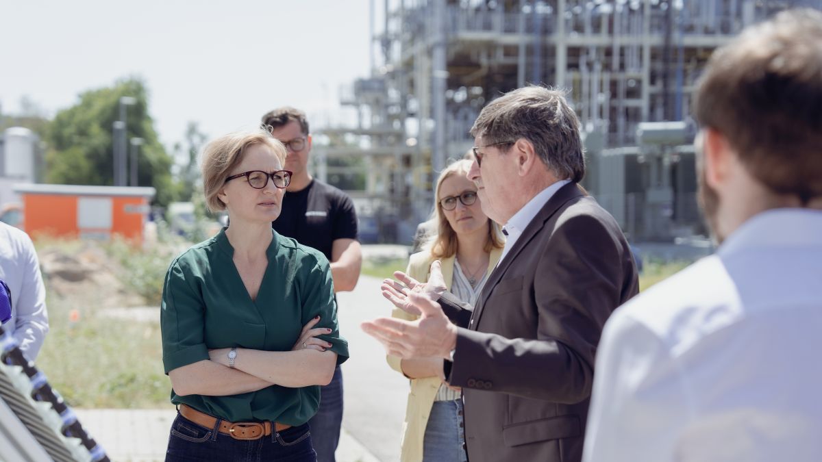 Franziska Brantner im Gespräch mit Vizepräsident Hirth.