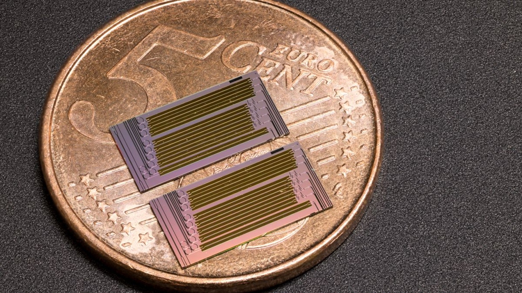 Neue Technologie für optische Mikrochips ermöglicht effiziente Datenübertragung bei einfacherer Herstellung