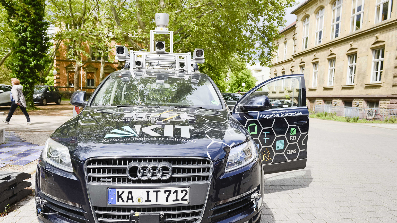 KIT Ansicht eines autonomen Forschungsfahrzeugs