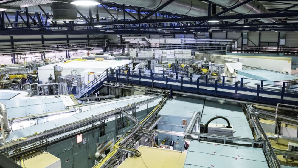 Blick von oben auf die Beschleuniger-Anlage KARA