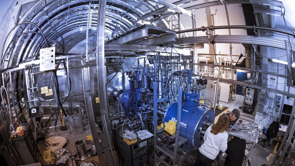 Hauptspektrometertank des Großexperiments KATRIN