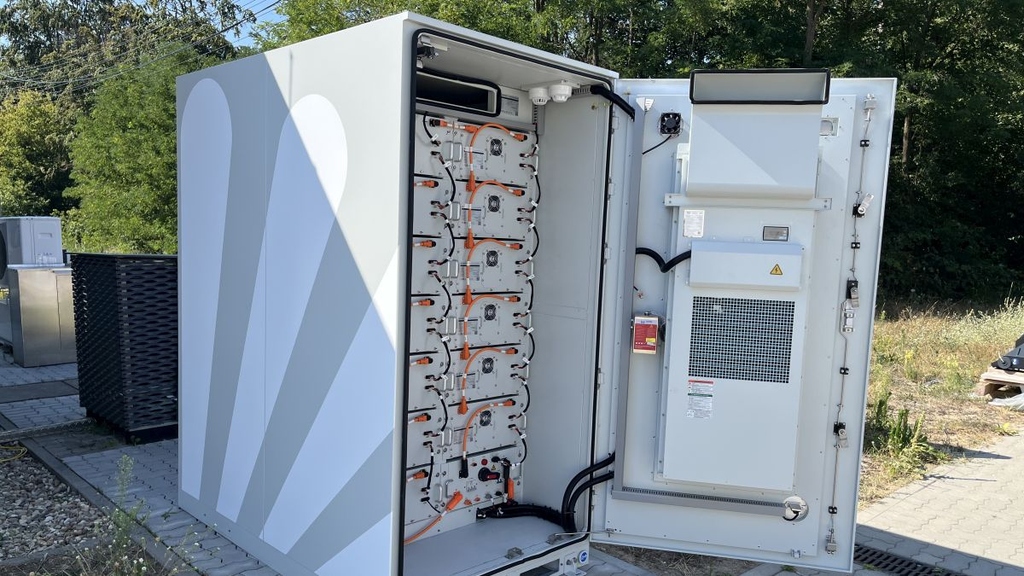 Energiewende: Natrium-Ionen-Speicher erweitert das Energy Lab des KIT