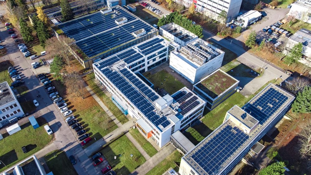 Mehr Solarstrom für Forschung am KIT