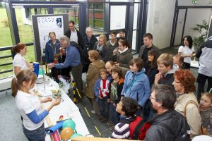 Wissenschaft zum Anfassen beim Tag der offenen T&uuml;r (Bild: KIT)