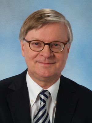 Der V&ouml;lkerrechtler Professor Eibe Riedel er&ouml;ffnet das Colloquium Fundamentale (Foto: privat)