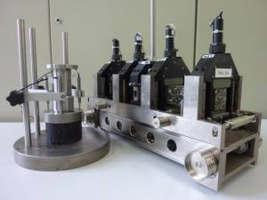 Hightech-Prüfeinsätze zum Ermitteln der Performance von Asphalten am Institut für Straßen- und Eisenbahnwesen (Foto: Carsten Karcher)