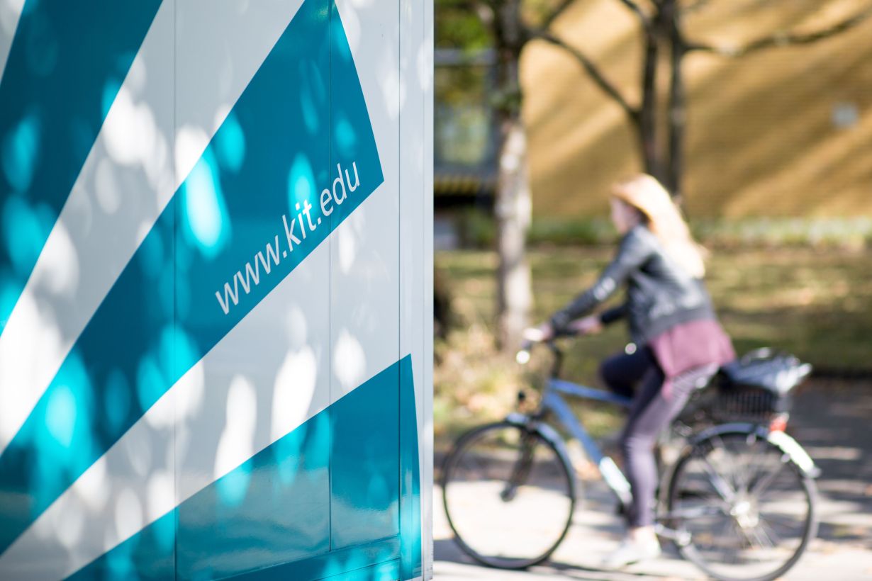 Foto: Anne Cordts, KIT Das KIT bietet seinen Studentinnen und Studenten Programme an, die den Start ins Hochschulleben erleichtern und helfen, Studienabbrüche zu vermeiden (Foto: Anne Cordts, KIT)