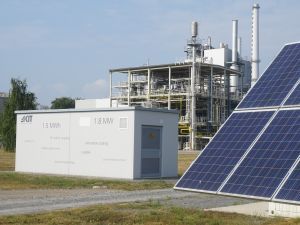 Prototyp eines Lithium-Ionen-Gro&szlig;speichers im Energy Lab 2.0  (Foto: Batterietechnikum, KIT)