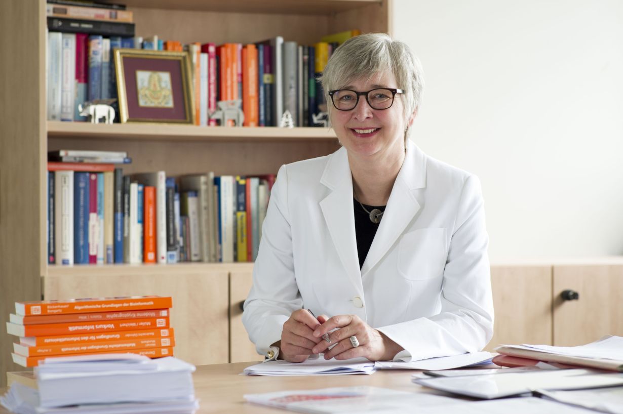 Tanja Meißner, KIT Kennt als Forscherin am KIT sowohl die Perspektive einer Universität als auch die einer Großforschungseinrichtung: Dorothea Wagner. (Foto: Tanja Meißner, KIT)