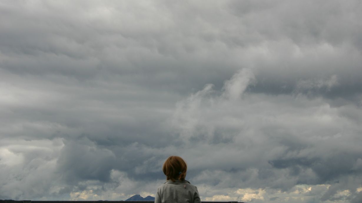  „Keine Stille vor dem Sturm“: Unter diesem Motto sind auch Klima-Expertinnen und -Experten des KIT bei der Veranstaltung im Staatstheater vertreten. (Foto: Gabi Zachmann)