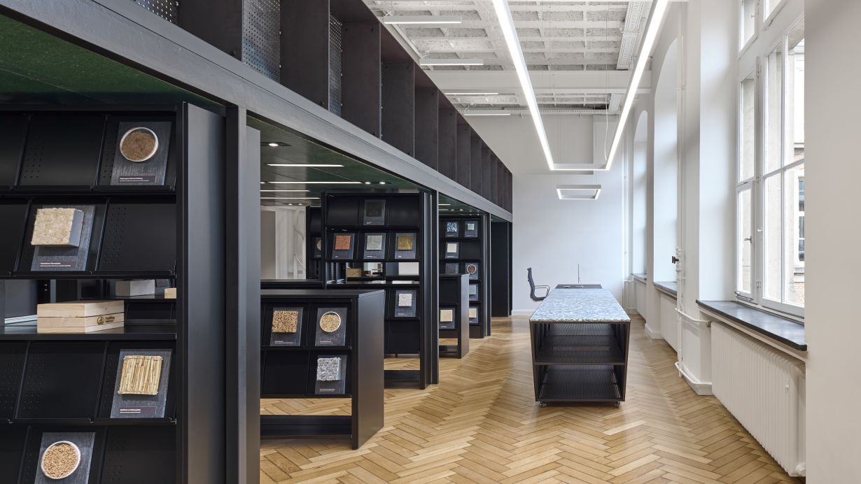 Nun auch online begehbar: die Materialbibliothek der KIT-Fakultät für Architektur (Foto: Zooey Braun, KIT-Fakultät für Architektur)