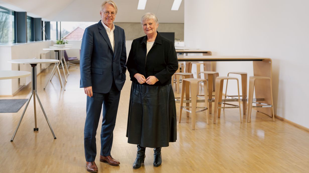 Die neue Aufsichtsratsvorsitzende des KIT Dr. Heike Hanagarth mit dem Präsidenten des KIT, Professor Jan S. Hesthaven 