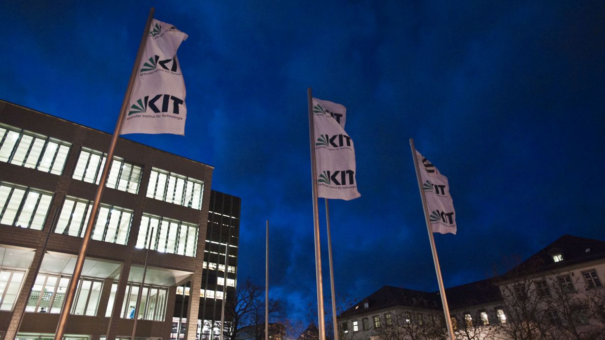 Immer geöffnet: Seit 2006 steht die Bibliothek des KIT für einen nutzerorientierten 24-Stunden-Betrieb. (Foto: Markus Breig, KIT) 