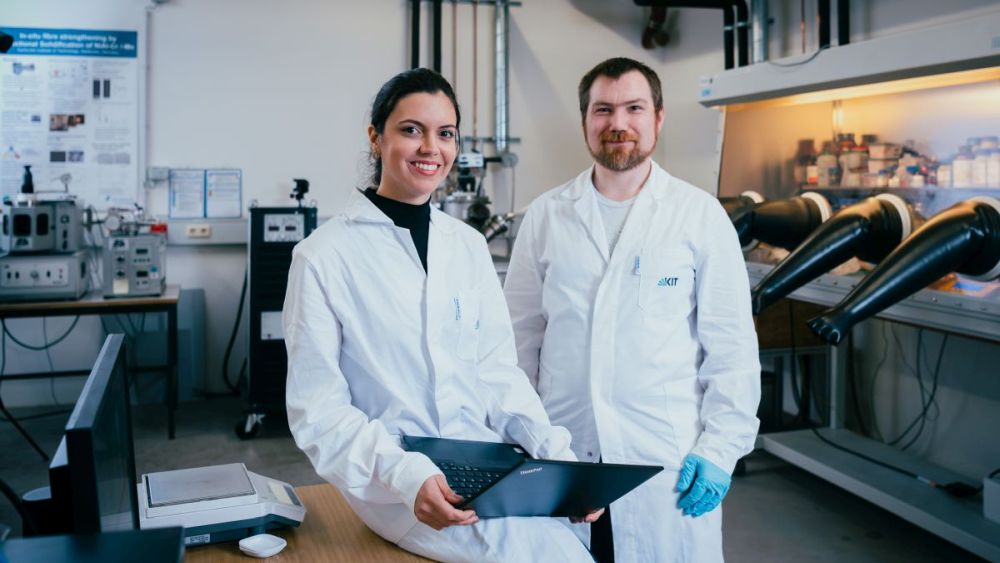 Chiara Bellamoli, KIT Junge Forschende in einem wissenschaftlichen Labor des KIT.